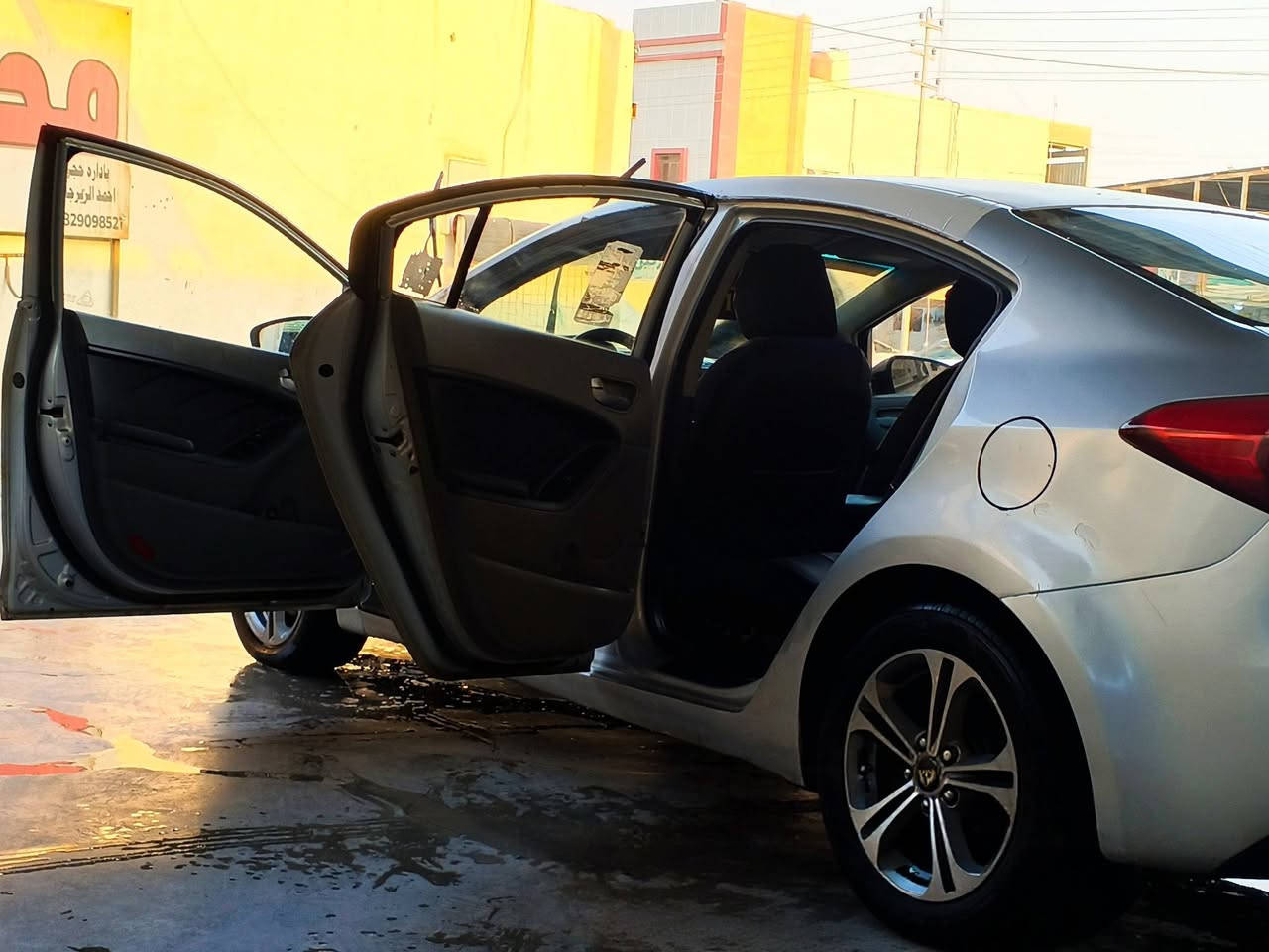كيا سيراتو للبيع أو المراوس 🚗
​المحرك: 1600cc بحالة ممتازة  
​السنوية: نافذة لغاية 2030 (بإسمي)  
​الرقم: ميسان 31 - أصوليات كاملة  
​التكييف: تبريد ثلج  
​المواصفات:
​كشنات جلد  
​حدادية جديدة  
​تحكم ستيرن  
​البودي: رشات صبغ ومعجون (بيع عام)  
​السعر: 88 ورقة (وبيها مجال بسيط للطيبين)  
​المكان: الناصرية  
​📞 للإستفسار والتواصل: ***********@

