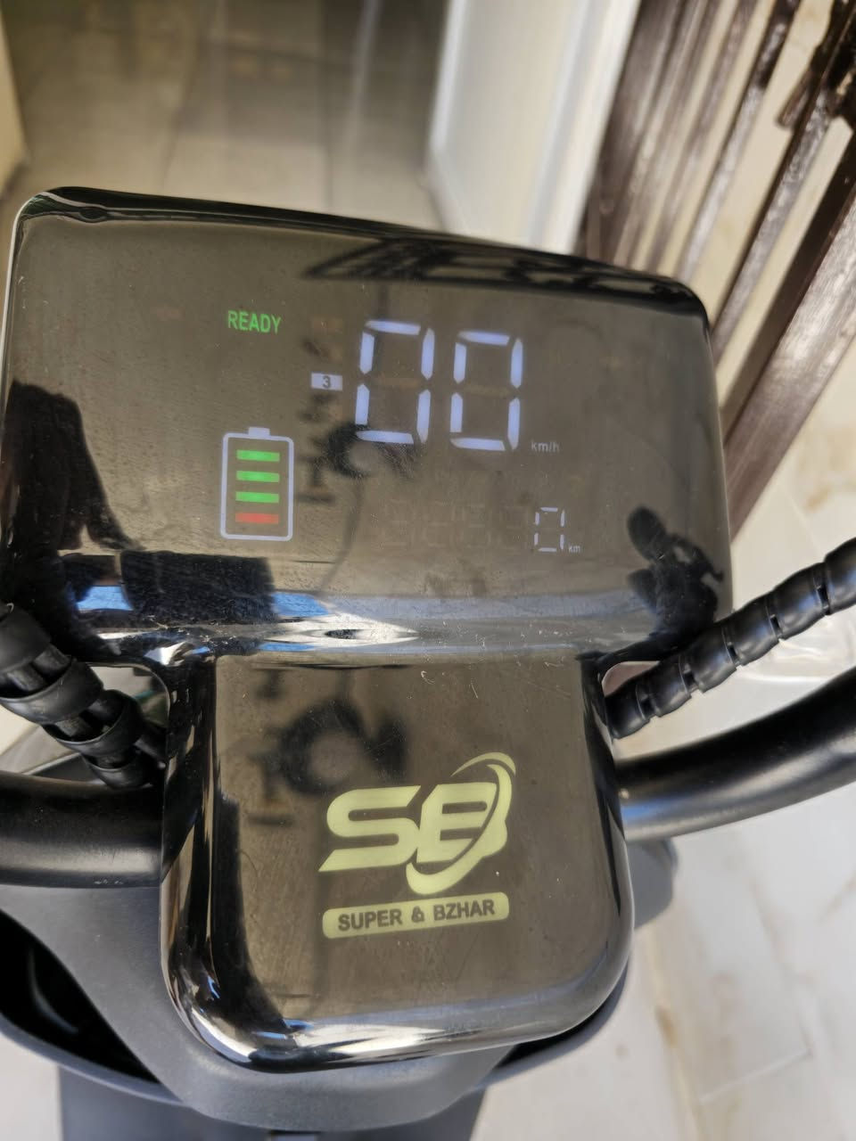 ماطور شحن للبيع. مستخدم 10 ايام فقط.
يحمل وزن 150 كغ.
يمشي كل شحنه 36km.
4 باتري ليثيوم كبير.
سويج ٢ وبصمه وكارت.
اربيل زانكو .***********.
