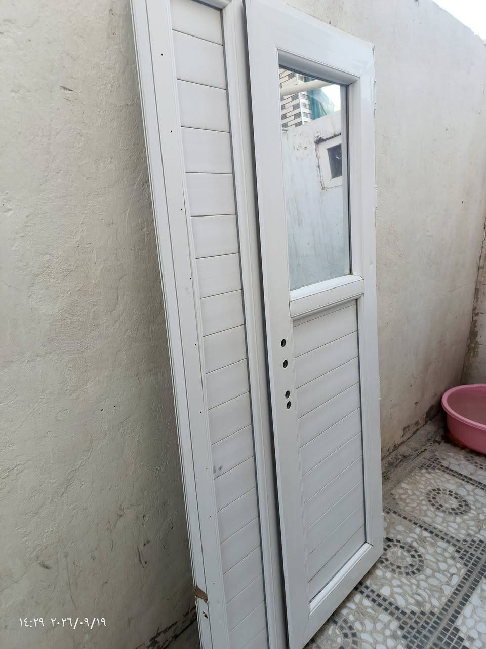 باب المنيوم للبيع
باب كامل للبيع طول 194 عرض 94 للبيع 
المنيوم تركي اصلي ثقيل
نقص يدة فقط
85 الف بيها مجال
عنوان ٦ كيلو
***********

نص مكتوب في الصور:
- ١٤:٢٩ ٢٠٢٦/٠٩/١٩