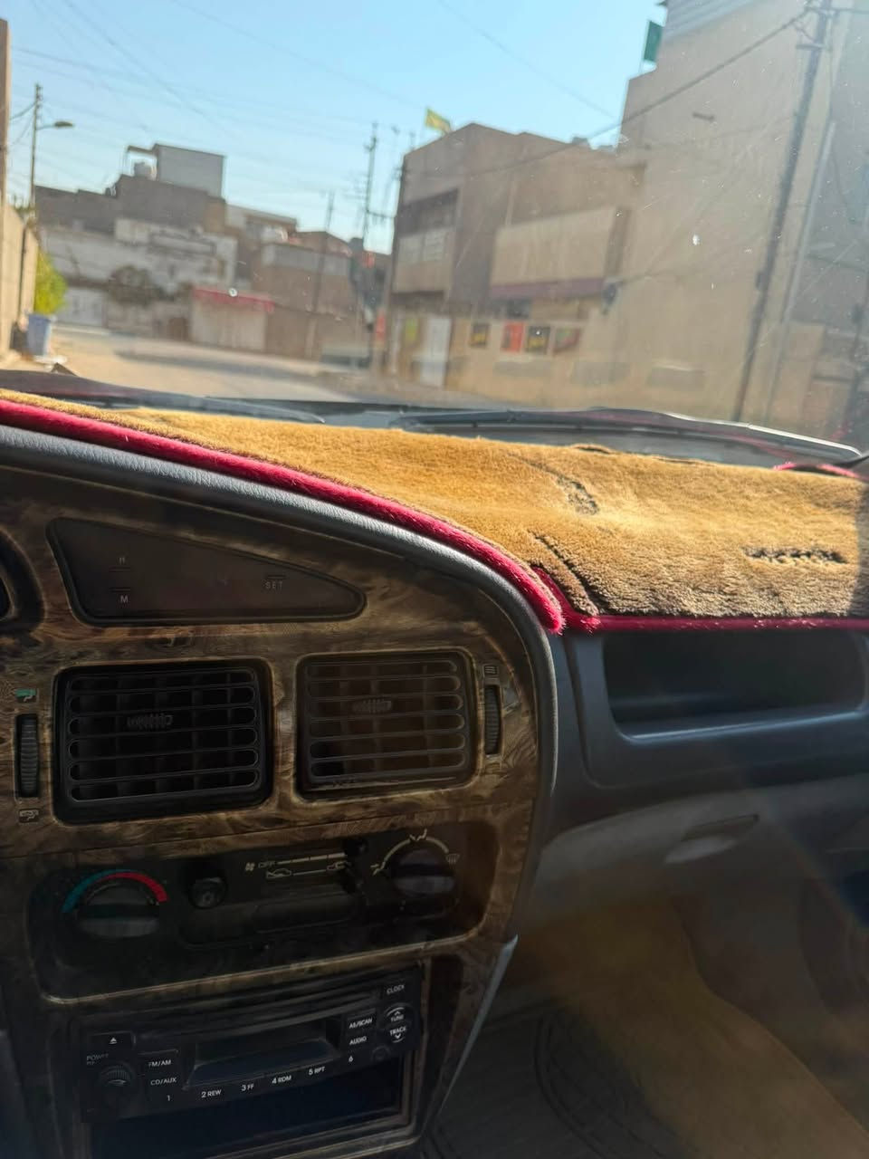 بروتون ٢٠٠٥
مكينه والكير كفاله 
تبريد شغال 
كير أوتوماتيك 
اي نقص مابيها 
سياره بسمي تحويل ثاني يوم 
***********
53 وبيها مجال 
عنواني مدينه الصدر
