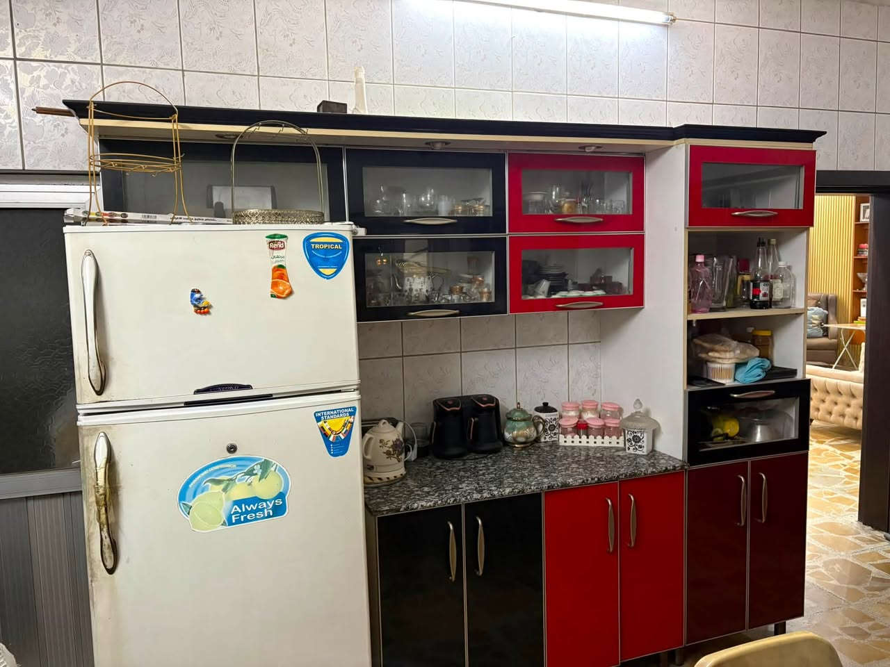 كاونتر مستعمل للبيع كما مرفق بالصور تركي 
السعر 500
الطباخ ايضا للبيع بسعر 100
و اكو مجال بسيط جدا
العنوان بغداد 
للاستفسار ***********
