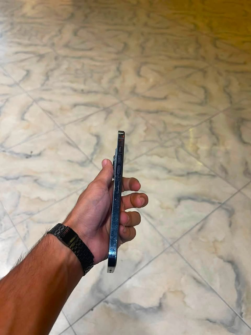 سلام عليكم ايفون١٣ لبيع جهز مبدل شاشه صليه بطاريه زينه حته ما بينه ما خيارت مبدله مكاني بصره قبله سعره٥٥٠ بس مجال رقمي ***********
