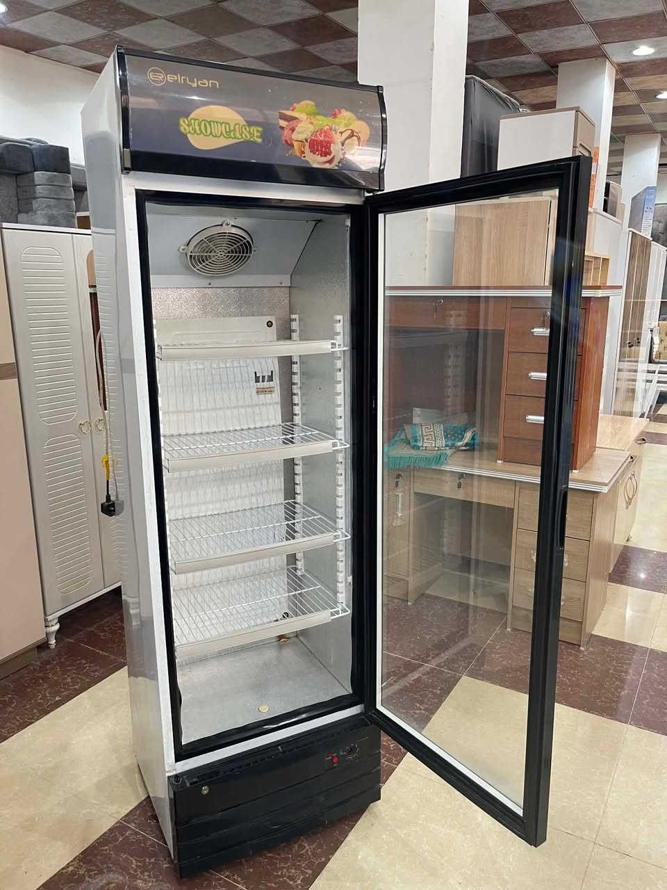 عارضه مستعمله حجم 22 قدم نوعيتها الريان نضيفه كلش مبيها اي عيب فقط بس مشحونه غاز شرط الشغل بلكامل مكانها تكريت شارع الزهور للاستفسار ***********
