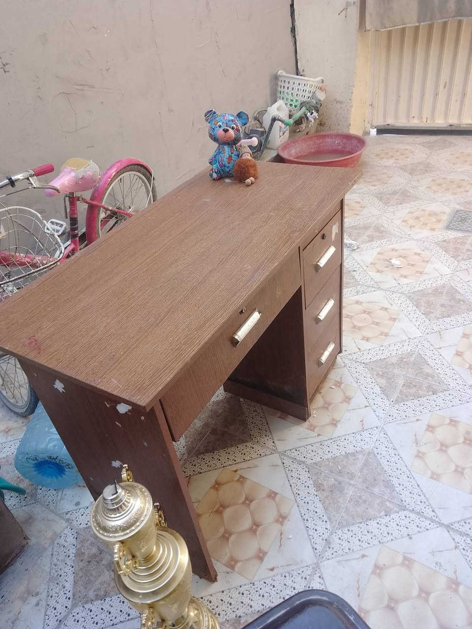 للبيع ميز مكتب السعر 40 العنوان موصل سومر *********** // ***********
