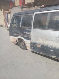 كيا بستة موديل 94 بيع سنوية ورقم  كير مكينة شغالات سيارة واكعة رقم باب...