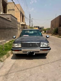 سياره كراون ديلوكس موديل 1994 العنوان بغداد  للاتصال 07704685550