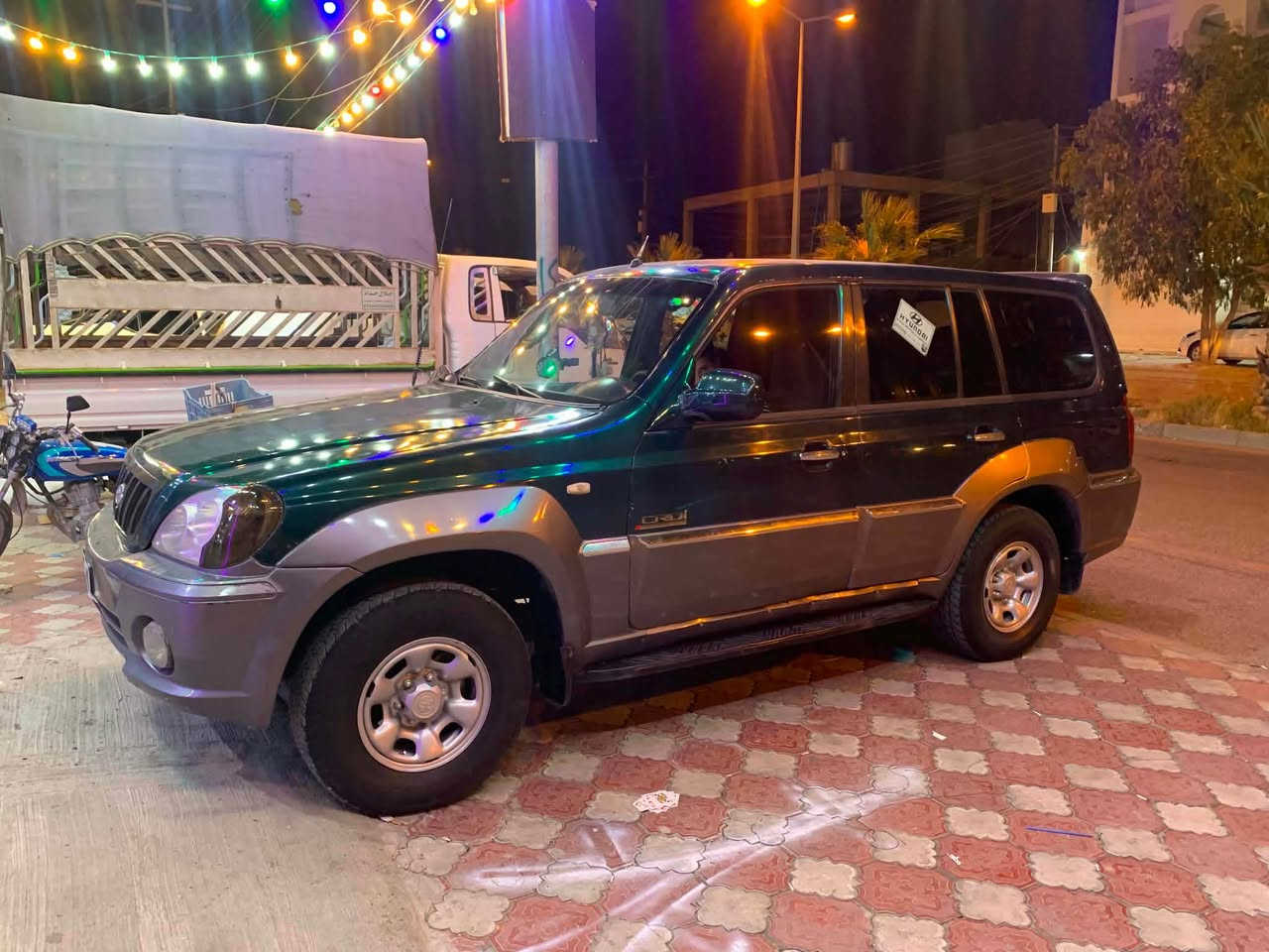 هۆندا تریکان مۆدیل ٢٠٠٢ ئارم پلاستیک بەشەرتی هەموو شتێک دوو پارچەی بۆیاخە لە سەر کاڵبونەوە مەکینە بەتەی ٣٠٠٠ ی لە سەرە بەشەرتی گیرو مەکینەو تەبریدو تەقەو ڕەقە چوار تایەی لۆکی لەژیرە هیچ مەسرەفی تیا نیە سعری ٤٥ مەجالیکی برایانەیە 

*********** كالار, السليمانية
