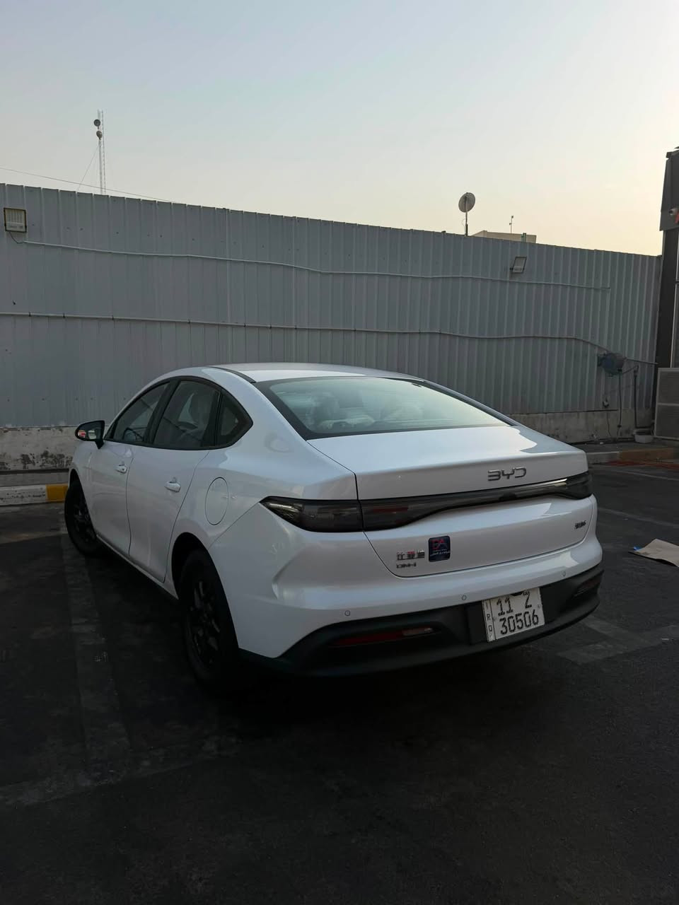 السلام عليكم byd cel 05 2025
كفالة عامة عدى هاي الرصعة 
سيارة ماشية 22 الف 
ابيع على ضررها عنواني بغداد الحرية 

***********

رايدها 18300 وبيها مجال
