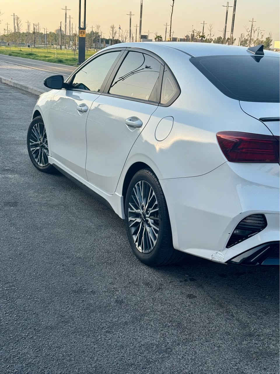 للبيع كيا فورتي GT-Line موديل 2023
• فئة GT-Line فول مواصفات
• محرك 2.0 قوي واقتصادي
• جير أوتوماتيك 8 سرعات
• تشغيل بصمة + ريموت ستارت
• فتحة سقف بانوراما
Android Auto و Apple Carplay شاشة كبيرة مع •
• كاميرات °360
• حساسات أمامية وخلفية
• مقاعد جلد رياضية GT-Line
• شحن لاسلكي للموبايل
• نظام صوتي مميز
• مثبت سرعة ذكي
• نظام المحافظة على المسار
• نظام النقطة العمياء
• نظام التحذير من الاصطدام الأمامي
• إنارة LED كاملة
• جنوط GT-Line رياضية
مكيف أوتوماتيك ثنائي التحكم
• مرايا كهربائية مع طي كهربائي
• الممشى: mi 32,000 فقط•
• ⁠حادثها جاملغ امامي ومبدل وكلير من امريكا الجاملغ الخلفي والباب الخلفي

السعر 140 وبيها مجال
للأستفسار *********** البصرة, العراق
