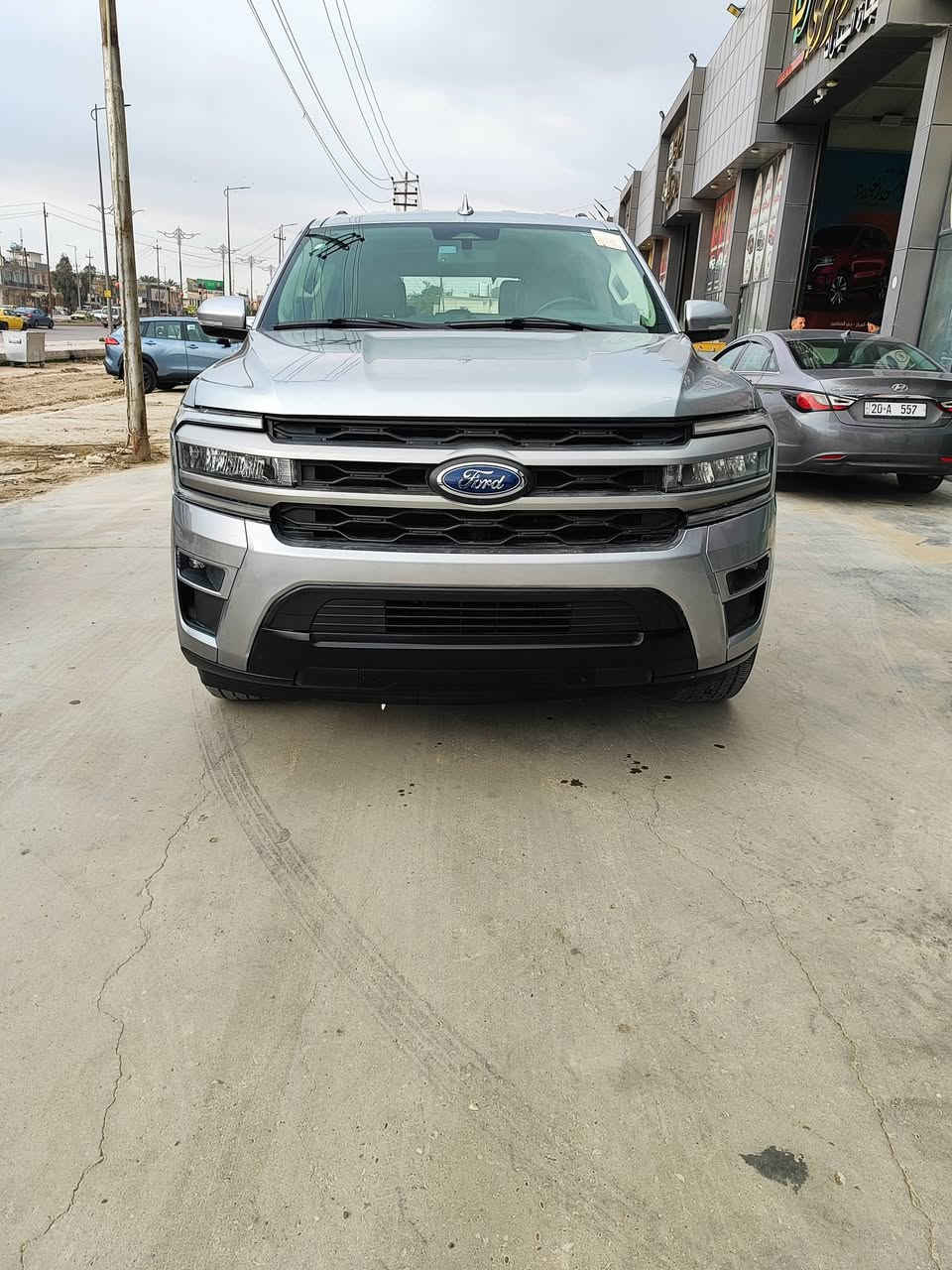 فورد اكسبديشن بترا المرغوب
🟢 Ford Expedition 2024 Xlt

حجم المحرك V6 سلندر (3.5L) توربو
عداد المسافة15  ميل / زيرو 
عدد المقاعد 7 راكب

🔴 المواصفات : فول عدا الفتحة
بصمة تشغيل - بصمة ابواب- تشغيل عن بعد- صندوق شفط كهربائي- رادار امامي (تحديد مسار)- رادار جانبي (نقاط عمياء)
رادار خلفي (التحذير من الاصطدام) -تحكم وضعيات القيادة Drive modes - شاحن موبايل Wireless 
كشنات جلد- كشنات تدفئة+ تبريد
كشنات خلفية تدفئة 
سستم سماعات Bang&Olefsen
تحكمات - اوتو بارك Auto Park - اوتو ستارت Auto Start
اوتو ستوب Auto Stop- اوتو هولد Auto Hold
منافذ AUX+USB- مانع انزلاق+ABS
وبقية المواصفات المعروفة
رقم بغداد بأسمي
———————-
صور الحادث مرفقة
للاستفسار اتصل او تواصل واتساب
***********
