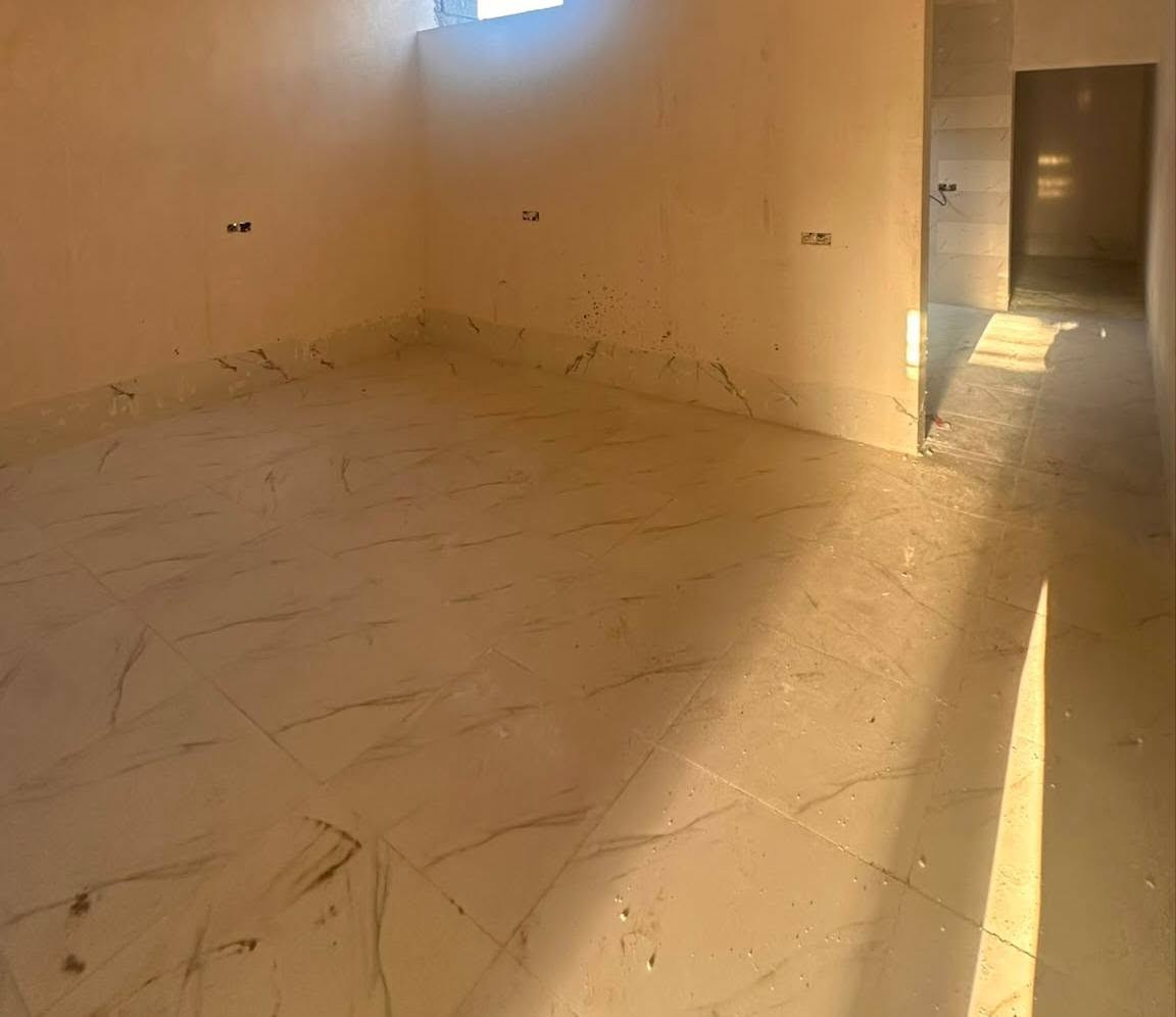 للبيع بيت ١٠٠ متر
بناء حديث صفر
غرفة نوم ومطبخ وهول واستقبال وصحيات
العنوان كركوك منطقة ٧٧
السعر ٢٧ مليون
للمزيد اتصل بالرقم
***********
