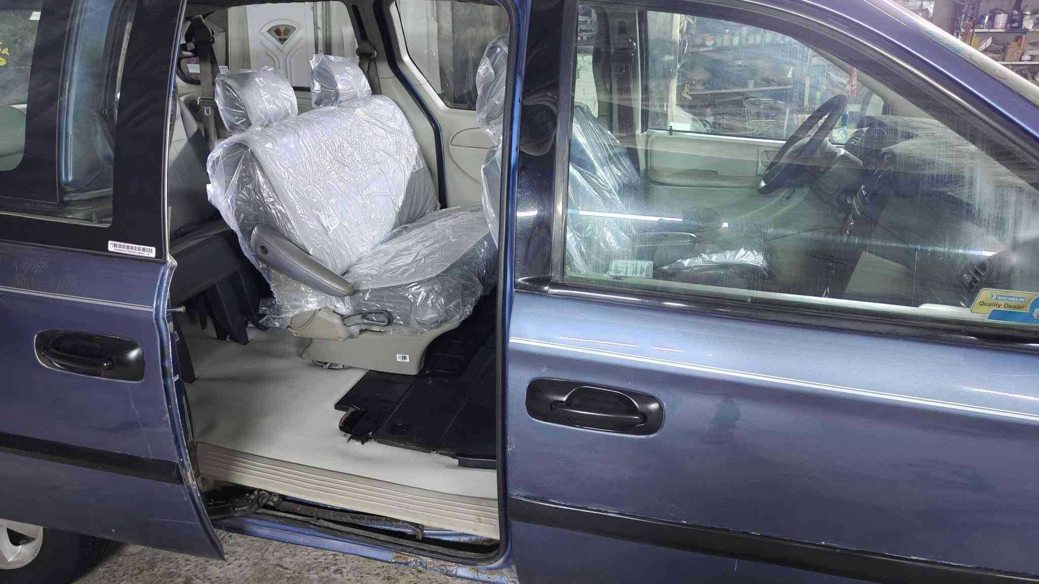 بيع أو مراوس 🚗
السعر 74 وبيهه مجال 
دوج كرفان 2007
رقم بغداد أنكليزي بأسمي هزه جديده ورقم وسنويه جدد 
بيع أو مراوس بصالون
شاصي طويل 
كشنات بلع تصير حمل 
7راكب غرفه واسعه كلش 
3قطع تبريد 
تبريد ثلج تحكم خلفي وامامي 
تدفئه شغاله 
تحكم ستيرن 
صدر خلفي ورگ ودبل خلفي 
بنز امامي خلفي 
صبغ حزام جماليه بدون ضربه وبدون معجون وبدون دواخل
 بور ستيرن مرات يشتغل فول ومرات يصير ثكيل شويه  يحتاجله تبديل 
*********** 
 واتساب او أتصال 
قرب جزيرة بغداد السياحية

