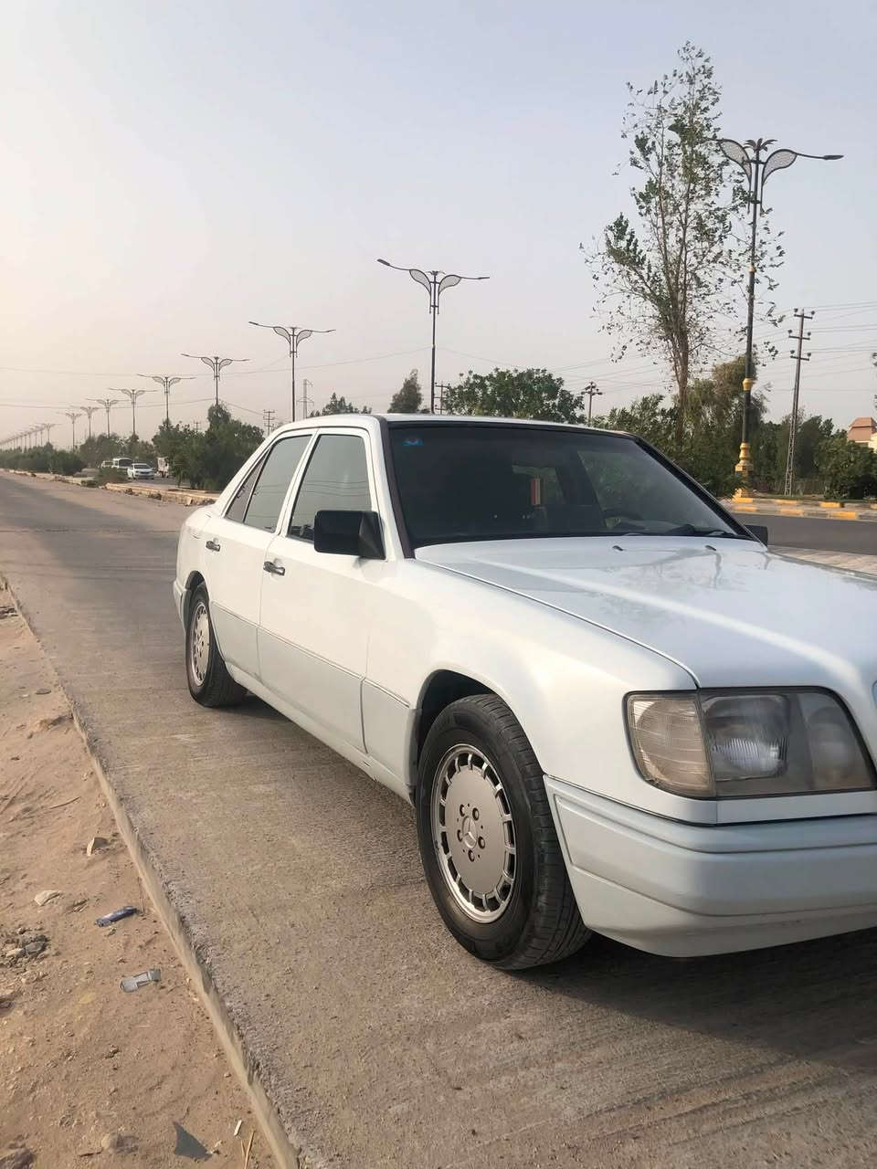 السلام عليكم 
مارسدس دب مكينه بلاد عنكبوت 4سلندر 
تبريد شغال كهربائيات السياره كلها شغاله بلاد 
غرفة جلد جديدة بريحة الشركة قواعد سليمات 
اربعة جام كهرباء +سنتر لوك ع البصمة 
السيارة مصبوغة عام درجه اولى 
شاشة كار بلي بلوتوث و wifi 
باسمي السيارة بابل سنوية ل2029 السعر 58$ورقة 
العنوان ذي قار سوق الشيوخ 
رقمي واتساب واتصال ***********
