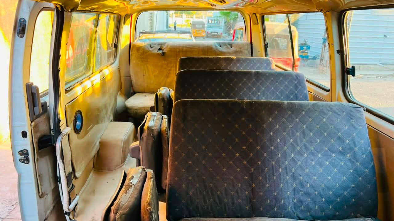السلام عليكم 

🚐 للبيع نيسان يورڤان موديل 2009

✅ محرك جيد
✅ كير جيد
✅ السيارة جاهزة للشغل
✅ داخلها مرتبة
❌ التبريد ميشتغل

📍 الموقع: بغداد الزعفرانيه 
💰 السعر: 110 وبيها مجال
📞 للتواصل: ***********

