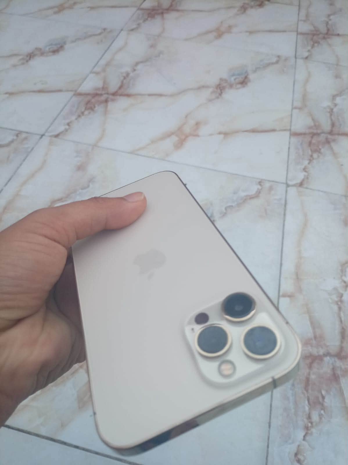 ايفون 12 برو ماكس
ذاكرة ٢٥٦ 
مبدل شاشه ٣ خيارات 
٤٠٠ عنوان بصرة حيانية
***********
