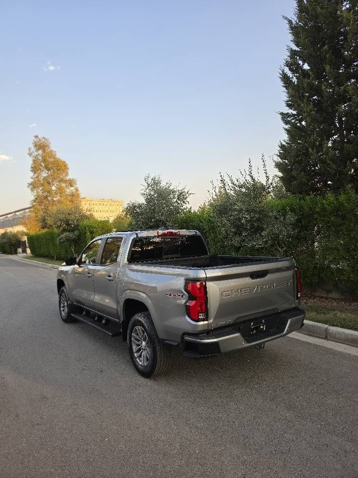 CHEVROLET COLORADO 2024 4WD LT
فول.قبات.مواسەفات.2024
بانوراما.دبل.اکسل4×4شاشە.کامل.لمس
کوشن.کامل.جلد.کارەبا.هیتەر.دوسە
ماشیە.4الف.میل2سویج.ویل.کروم
بدون.سبوغ100%
عینوان.اربیل
وتساب*********** أربيل, العراق
