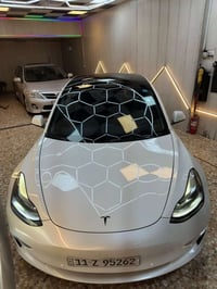 تسلا مودل 3 2023  سنكل  داخل اسود  السيارة ماشية ٥٣ مايل  حادثه جاملغ ...