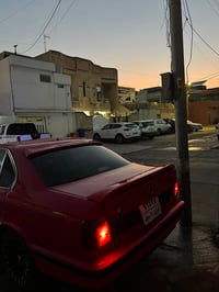 اخواني سيارة بي ام  موديل ١٩٩١ صبغ عام جماليا بدون ضربة ٥٢٥ تبريد شغال...