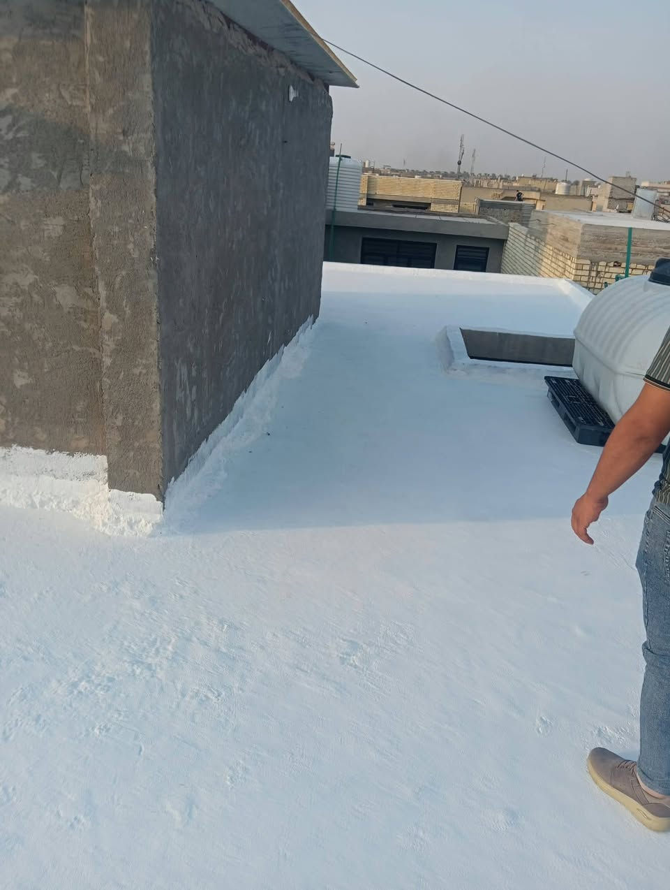 عزل السطح • حماية من الرطوبة • بضمان