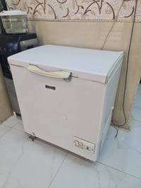 ثلاجة • ماطور بحالة جيدة • بدون غاز