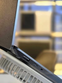 Surface Laptop 2 • i5 جيل ١٠ • SSD ٢٥٦GB