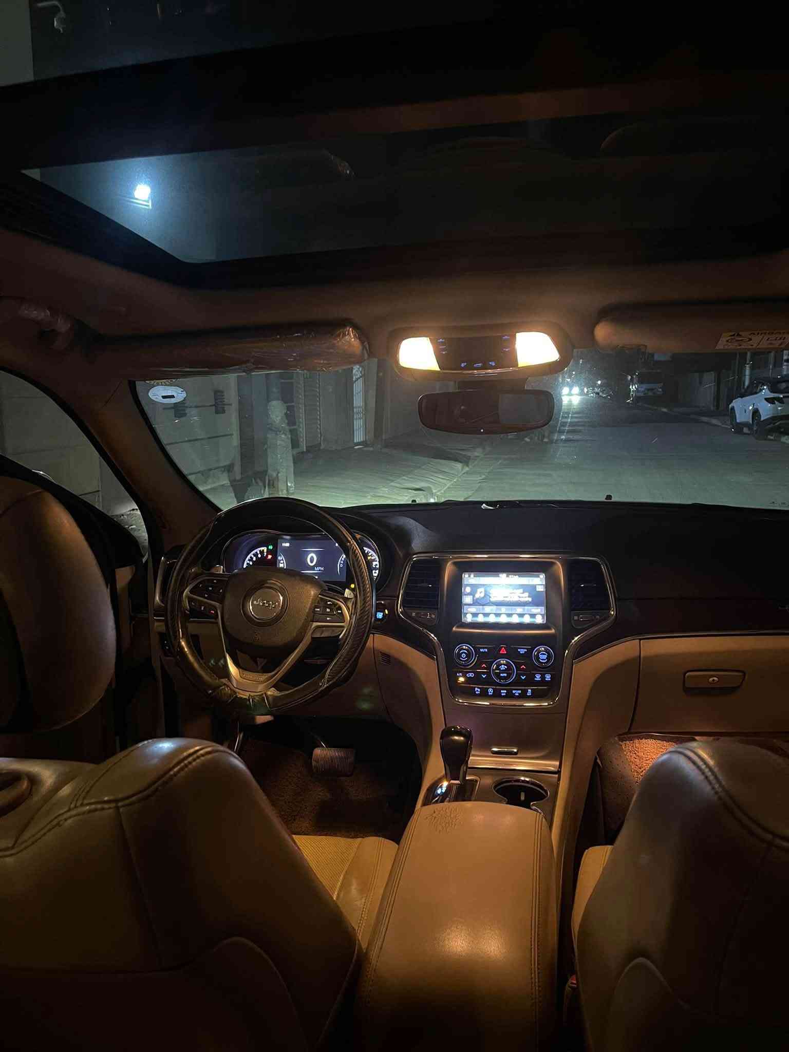 السلام عليكم 
Jeep خليجي موديل 2018
مكفوله كفاله عامه شركه هارلم 
ما عده بي دير ار اصبعين بالجاملغ الامامي 
رقم اربيل بسمي العنوان بغداد الكراده 
الرقم ‭***********‬

