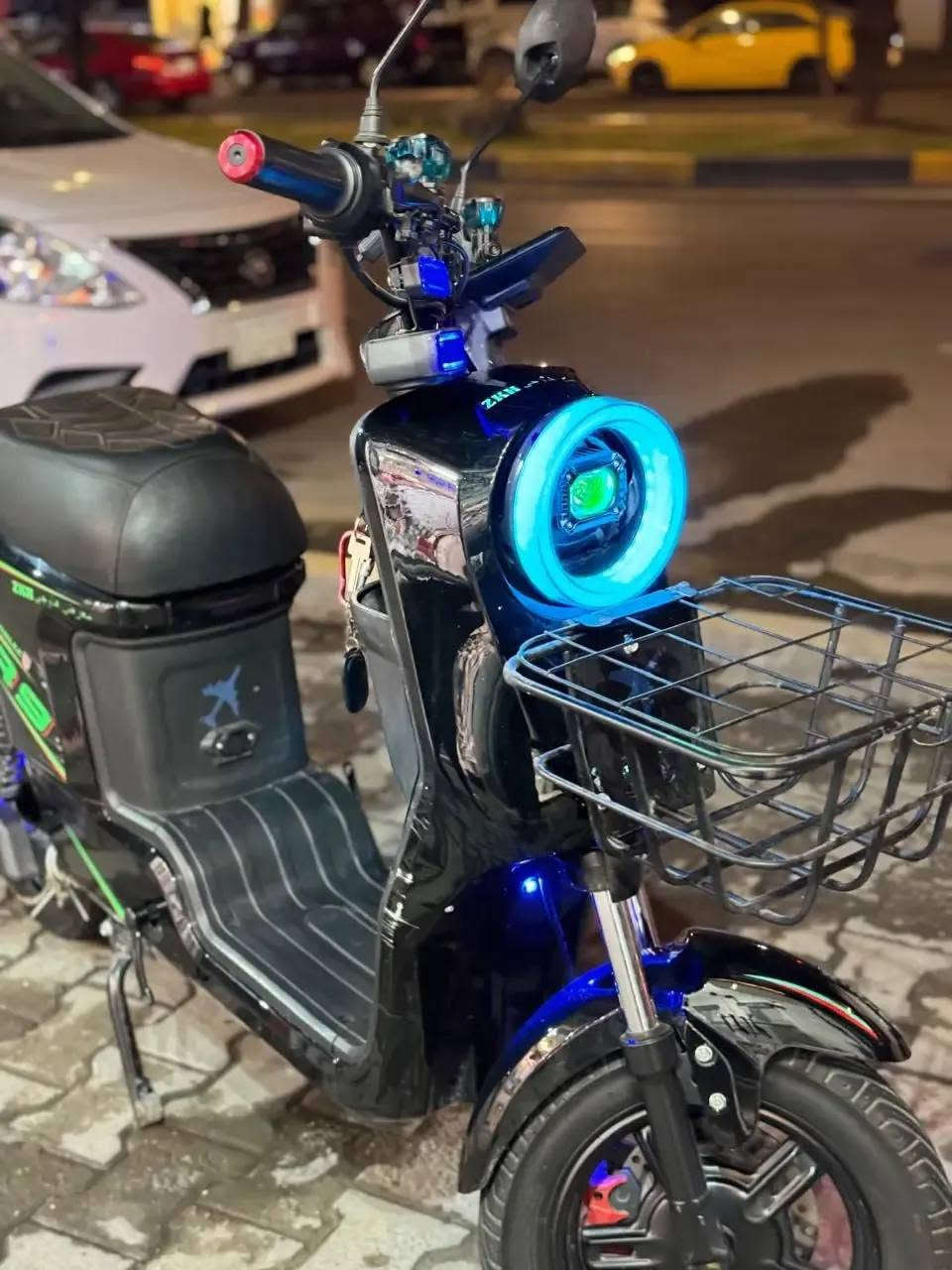 السلام عليكم
دراجة شحن. r9 للبيع
سويجين فقط
بطاريات نص عمر +ستاند يرادلة لحيم+ الضربه كما موضح
السعر 375
الرقم***********
