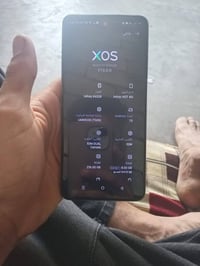 انفنكس هوت 40i • ٢٥٦ جيجا • خدش امام الكاميرا