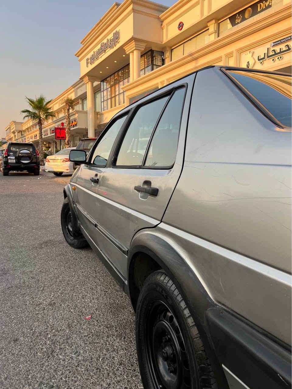 جیتە مۆدێل ١٩٩٠ گێرو مەکینە بەشەرت مەکینە مەرغوبە بەناو کردن و تەحویل بەشەرت غەرامەی ١ وەرەقەو نیو لەسەرە پاش مەحامەلە بۆت دەگەرێنمەوە نرخی ٢٦ وەرەقەو مەجال *********** أربيل, العراق
