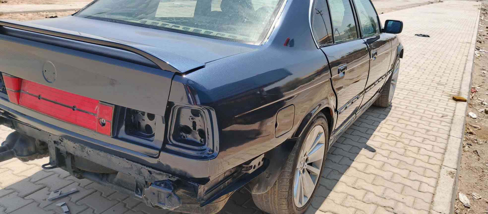 السلام عليكم ورحمه الله
للبيع بسعر مناسب جدا بي ام حجم 525مفتوح كير مكينة كفاله موديل 90 رقم بغداد سنويه جديده والتحويل مباشر بجم عريض  لايت زنون صدر امامي جديد خلفي يحتاج تصليح تبريد شغال فتحه سلايت شغاله تحتاج تشد غراضه على ايدك كشنات تفصال ويل 18رياضي السعر 33 ورقة للاتصال سعد ***********واتساب خاص موجود المكان كوت مركز المدينة
