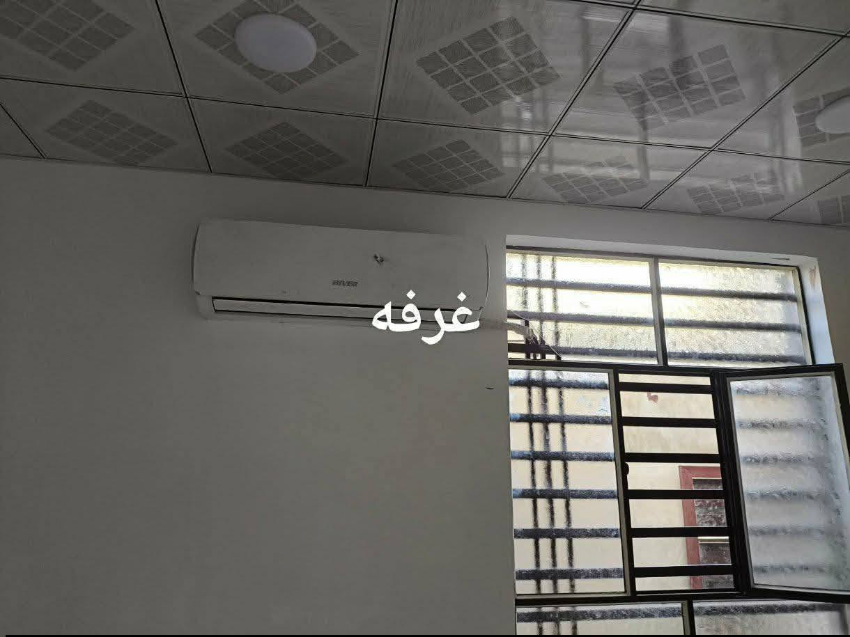 بالسلام عليكم بيت طابوك مسلح مشمول بتطويب مرقم 100مترشارع المطار القديم قرب حسنية ام النين  ثالث فرع عن عيادات البراكيه شارع عرضه 6مرتب مكانه حلو ثالث بيت عن اسواق ابو طالب مكاتبته موجوده سعره 36 نقدي فقط ***********بي واتساب
