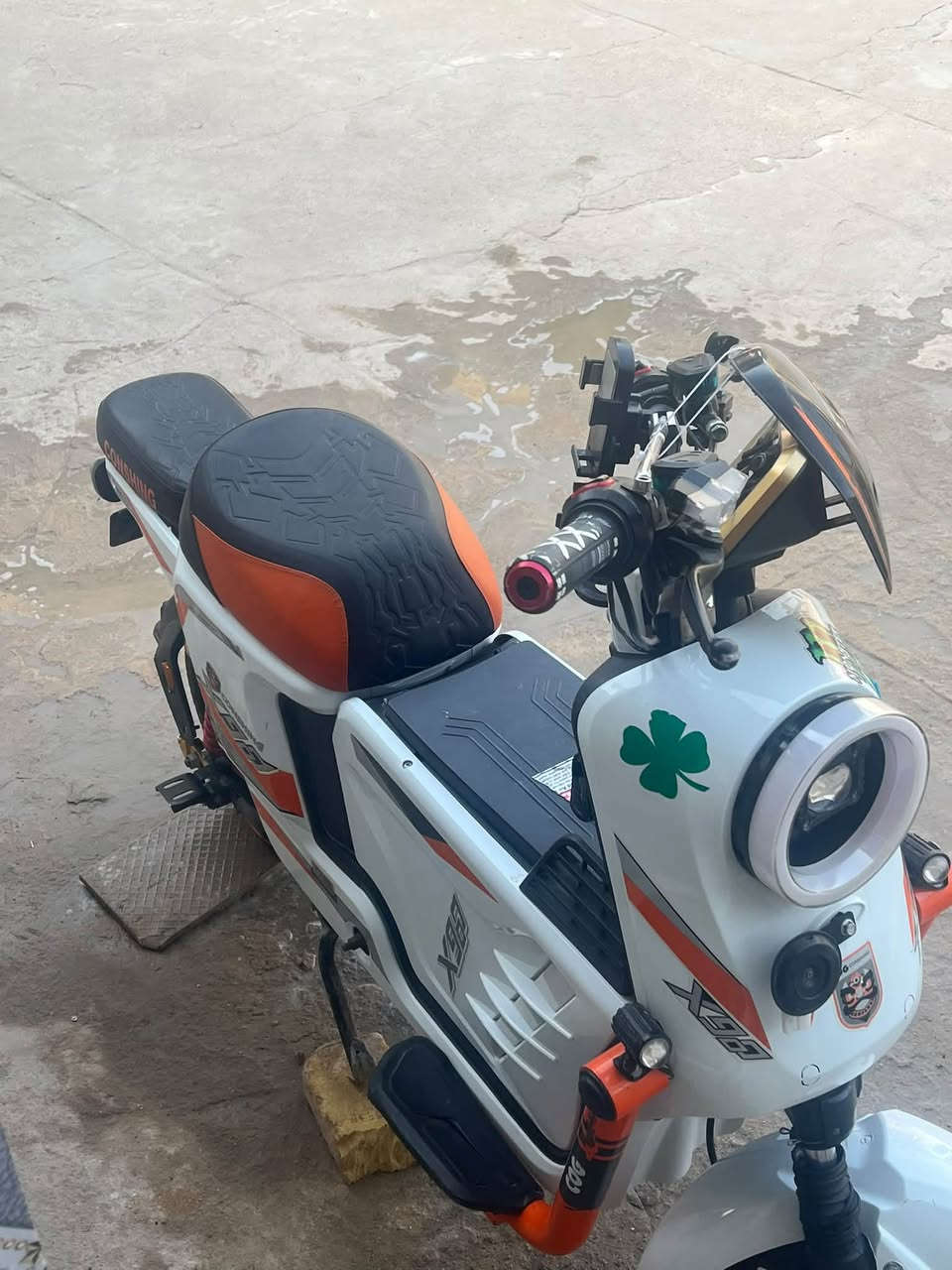 X900
بطاريات 3جديدات و2البلاديات دراجه نضيفه وتمشيك خير من الله وغراضها موجودات ووياها سوجين وبصمتين 
*********** واتساب 
سعرها 375وبيها مجال
