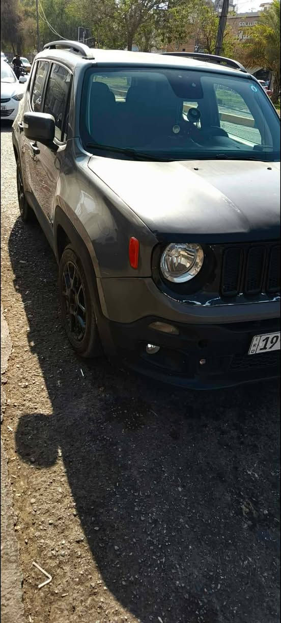 *للبيع جيب رينگيد Jeep Renegade موديل 2020*
*المواصفات:* فول مواصفات -
 العنوان كربلاء
بانوراما - بصمة - شاشة كبيرة - كاميرا - رادار - تحكم ستيرن - تشغيل عن بعد
*الحالة:* بنيد مبدل فقط - باقي السيارة ليبل واحد - كفالة عامة
مداور ثاني يوم 
*السعر:* *11,500$* وبي مجال للشراي
*العنوان:* كربلاء
*للتواصل:* ***********

