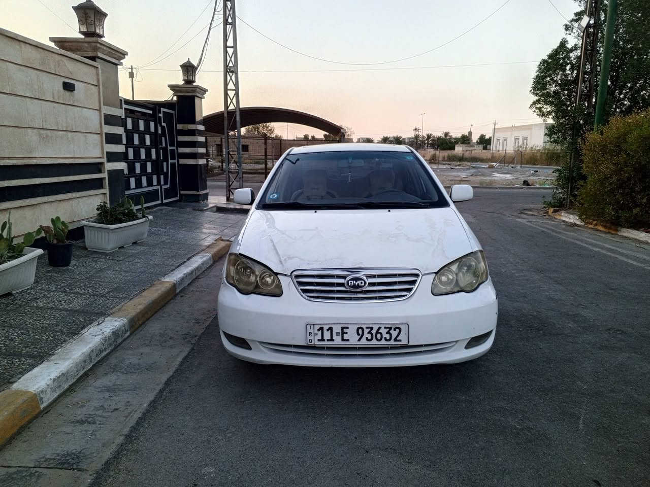 السلام عليكم بي وايدي اف اثري موديل 2013فول اوتوماتيك سياره بدون صبغ كير محرك تبريد ثلج تخم تاير رقم بغداد دولي تحويل ثاني يوم مكان بغداد الكرخ السعر 60 وبيه مجال حك الجيه والشراي يتصل ***********
