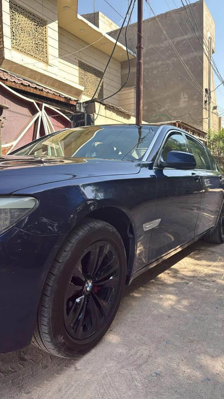بي ام 730 • ٢٠١٠ • تنفس طبيعي V6