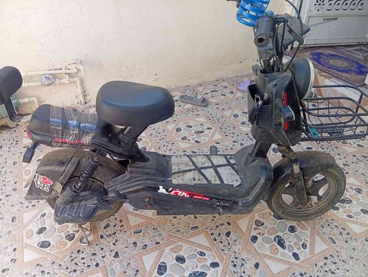 سلام عليكم بايسكل شحن للبيع فقط لشه مابي بطاريات أي عيب مابي سعره 100 أو بي مجال مكاني كركوك هاذا رقمي واتساب ***********
