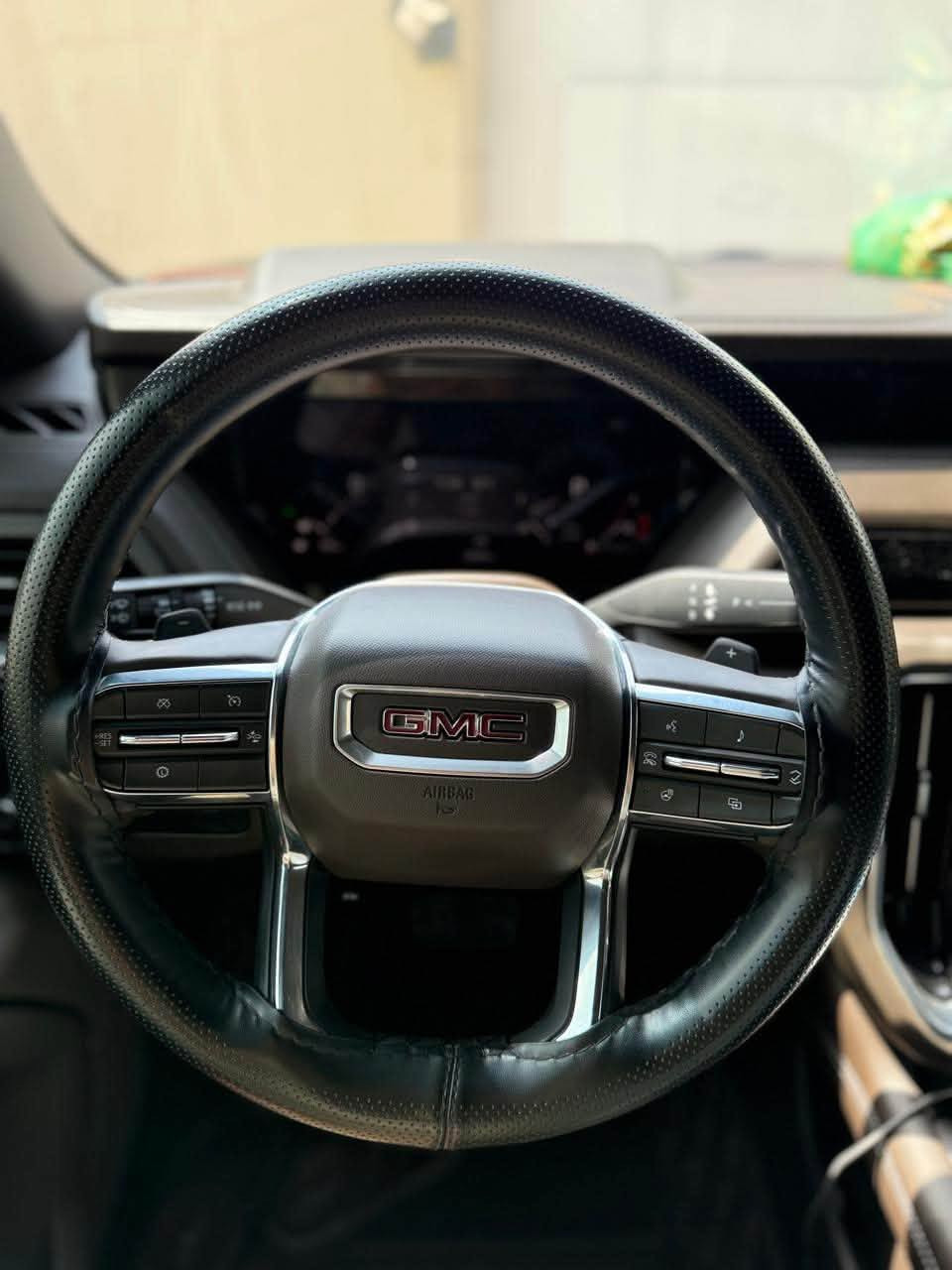 جمسي يوكن الفيشن 2025 خليجي
رقم بغداد  كفالة عامة حتى من الشخط 
مغلفة PPF درجة اولى 
ضمان وكاله المنصور 

حجم المحرك 5.3 V8 
ويل 20 
مقاعد جلد وتدفئة 
تشغيل عن بعد                     
باب خلفي كهربائي 
كراسي امامية كهربائية 
كراسي خلفية متحركة كهربائية 
ميموري خزن كرسي السائق 
حساسات أمامية وخلفية 
شاشة Apple Car play 
4 كاميرات 360  
3 قطع تبريد

رقم صاحب سيارة ‭***********‬
