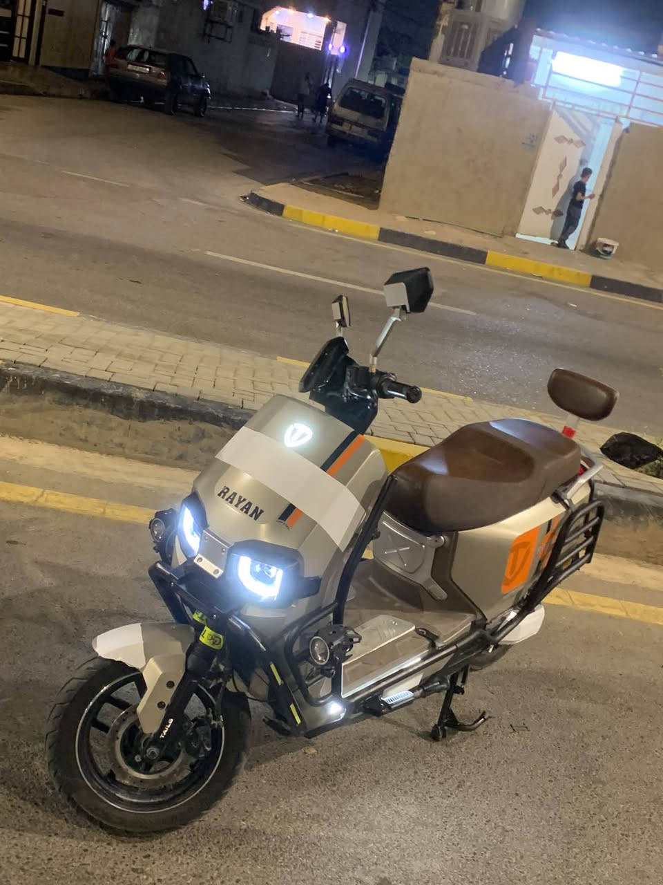 دراجه ريان وحش الكون vip اللون المرغوب مكفوله من كلشي دراجه برغي مامفتوح بيها شرط الفحص

بطاريات ٦ مسطره على فحص

ملف ٢٠٠٠ 

مكاني موصل حي الوليد 

يرهم مراوس حسب القناعه

***********
