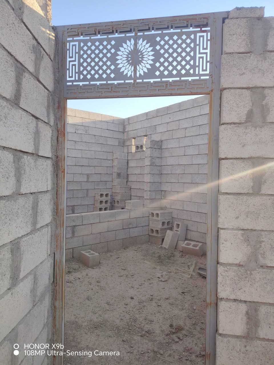السلام عليكم يوجد باب خارجي مال مطبخ وباب كندوره خارجي للبيع فصال فصلتهن بس يعوزهن صبغ شرط ابگد الشعره ما بيهن اخياس ما صارلهن چثير من فصلتهن اريد ابيعهن وياهن لوح الون الصفر وره الباب ينشد خابرني وتدلل مكاني الشرقاط الساحل الايسر قريه السفينه ***********
