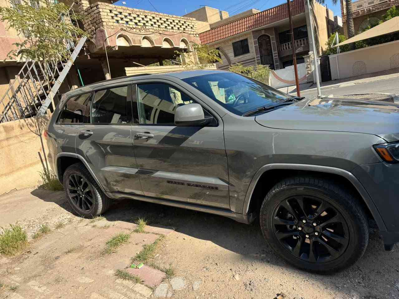 جيب 2020 اصل سمنتي فول مواصفات بلاك توب ماشية 70 الف حيل جديدة واحلى من الصور سلايت كشن جلد ومخمل كهرباء وتدفئة تبريد كشنات صندوك كهرباء ماوس تحكم قيادة فول للاخير السيارة بيها طخة جاملغ وبنيد فقط والباقي مكفول بدون شواصي بدون لغد بدون دواخل بدون معجون السيارة مابيها نقص كير محرك صدر تبريد تخم تاير جديد كلة مكفول رقم اربيل بسمي تحويل مباشر العنوان بغداد للاتصال *********** بغداد, العراق
