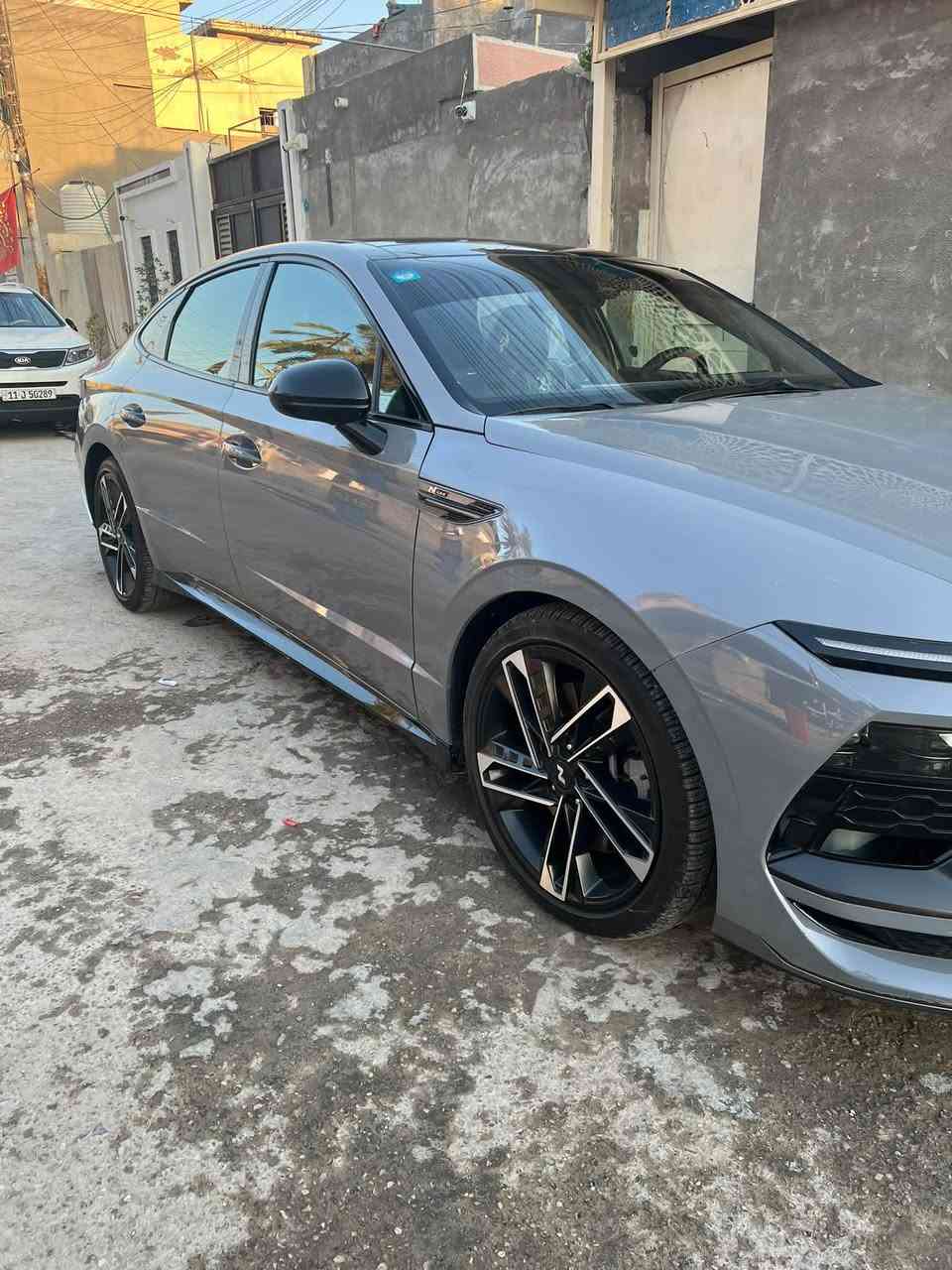 سوناتا 2024 Nline 
المحرك 2500 تيربو 
• بصمه 
• ⁠تشغيل عن بعد
• ⁠بانوراما 
• ⁠كشنات حضن مختوم بعلامه N
• ⁠تدفئة بـالكشنات
• ⁠تحكم كهربائي كشن السائق  
• ⁠أناره داخليه 64 لون بلادي 
• 4 انظمة قياده ⁠(Comfort/Sport+ /SportECO)
• ⁠لون الدشبول مع تغيير المود 
• ⁠سايد برك كهربائي + تراكشن كونترول 
• ⁠منظومة صوت من شركه BOOS 
• ⁠دمام خلفي بلاد تكدر تتحكم بي 
• ⁠نظام تعليق رياضي 
• ⁠فول تحكم ستيرن شفتات 
• ⁠تحديد مسار ونضام الخروج من المسار 
• ⁠كروز سرعه 
• ⁠رادار امامي  
• ⁠حساسات اماميه وجانبيه
• ⁠منظومة زينون 
• ⁠السياره رياضيه و بيها تسارع كلش قوي
• وارد أمريكي وصور الحادث مرفقة بالمنشور
• ⁠حادثه جاملغ امامي صفحة الراكب مبدل اصلي نفس لون كوري والبنيد حافه مالته بارد اثر النقل صار  و بالعراق  الباب الصدر بي من جوه بارد اثر ضربه دراجه وشوي من فوك  اما الباقي كفاله عامه من لغود شواصي ايرباك 
• ⁠السعر 205 قفل شراي خابر ودلل 
• ⁠***********
