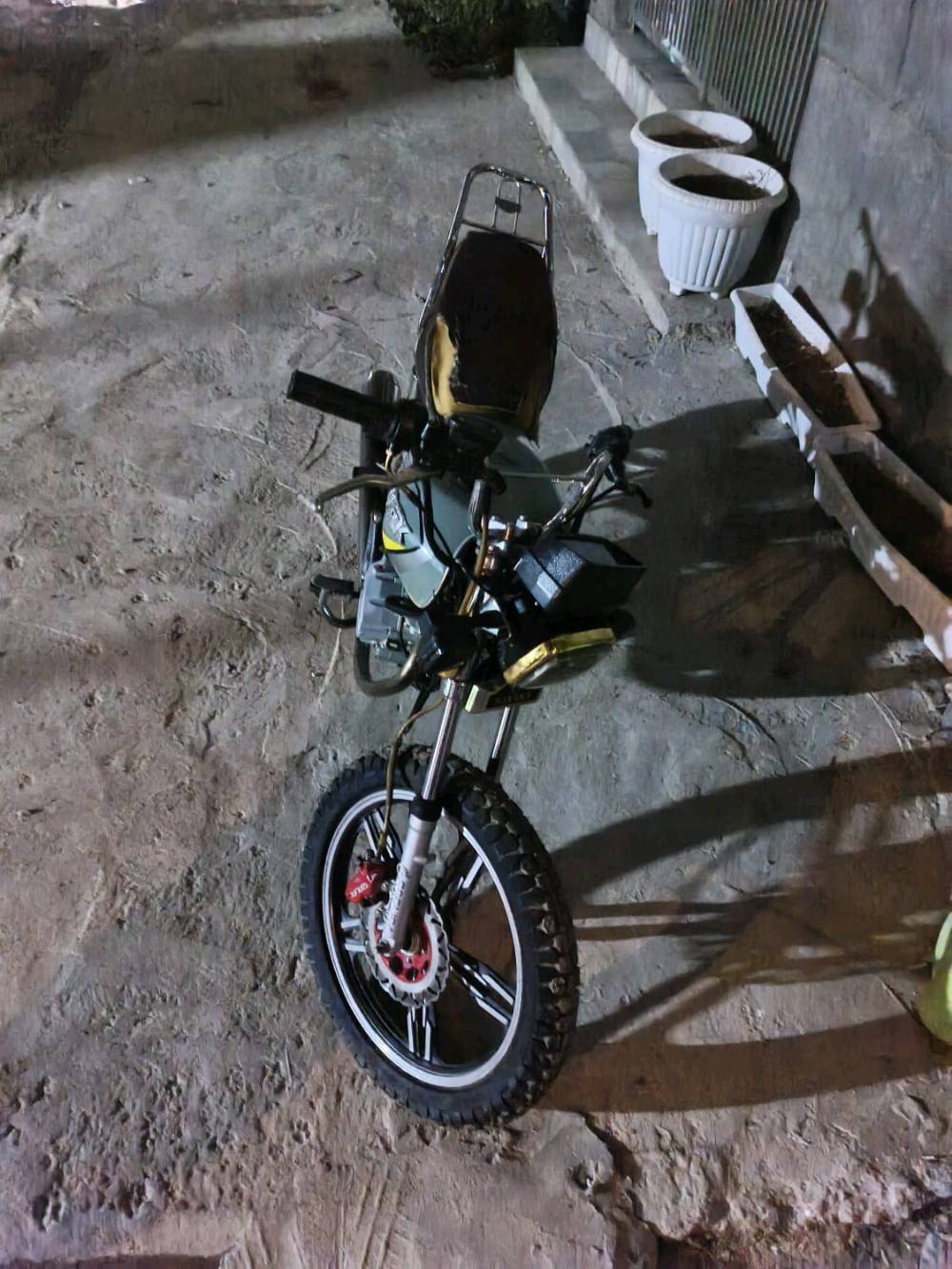 دراجة سولنك مكينة 150 نقوصاتهة بسيطة دراجة نضيفة وحلوة 500الف وبيهة مجال بسيط هذا رقمي ***********