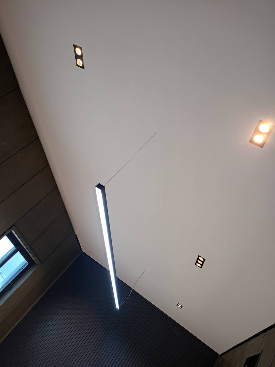 اسطه لؤي كهربائي تأسيس العمارات والبيوت حسب طلب  مستعدون عمل بوردات سيطره ATS خبره بالعمل حسب مواصفات مطلوبه ***********
