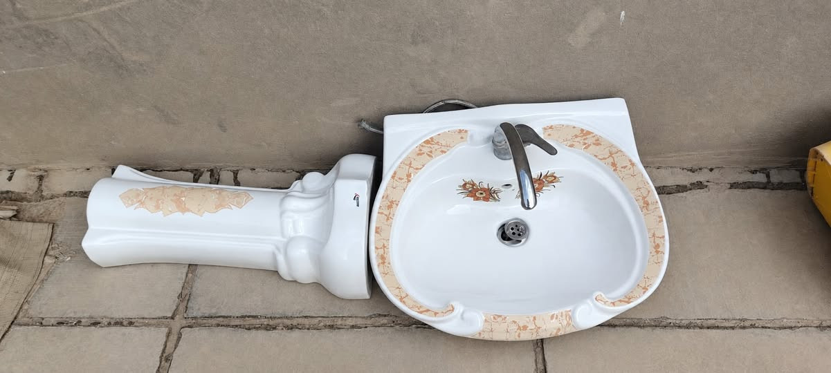 باب غرفه • ١٩٠×٨٧ • نضيف