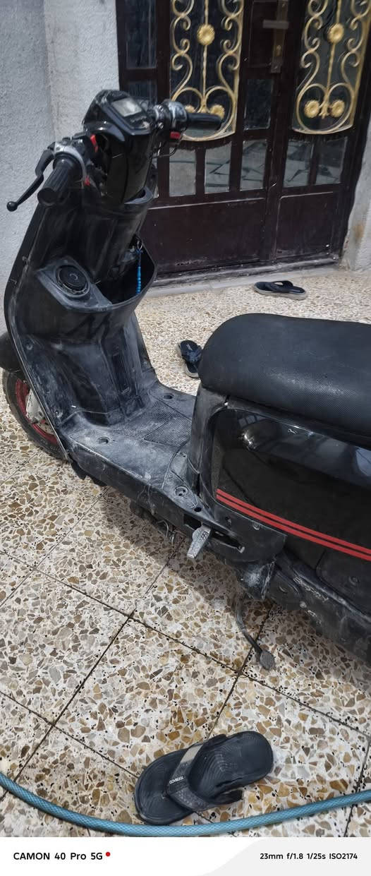سلام عليكم دراجه بوليس نوزل للبيع دراجه نضيفه 
خير من الله لسعر 400بيه مجال حك جيتك مكان بعقوبه
*********** ل مو شراي لا يراسل
