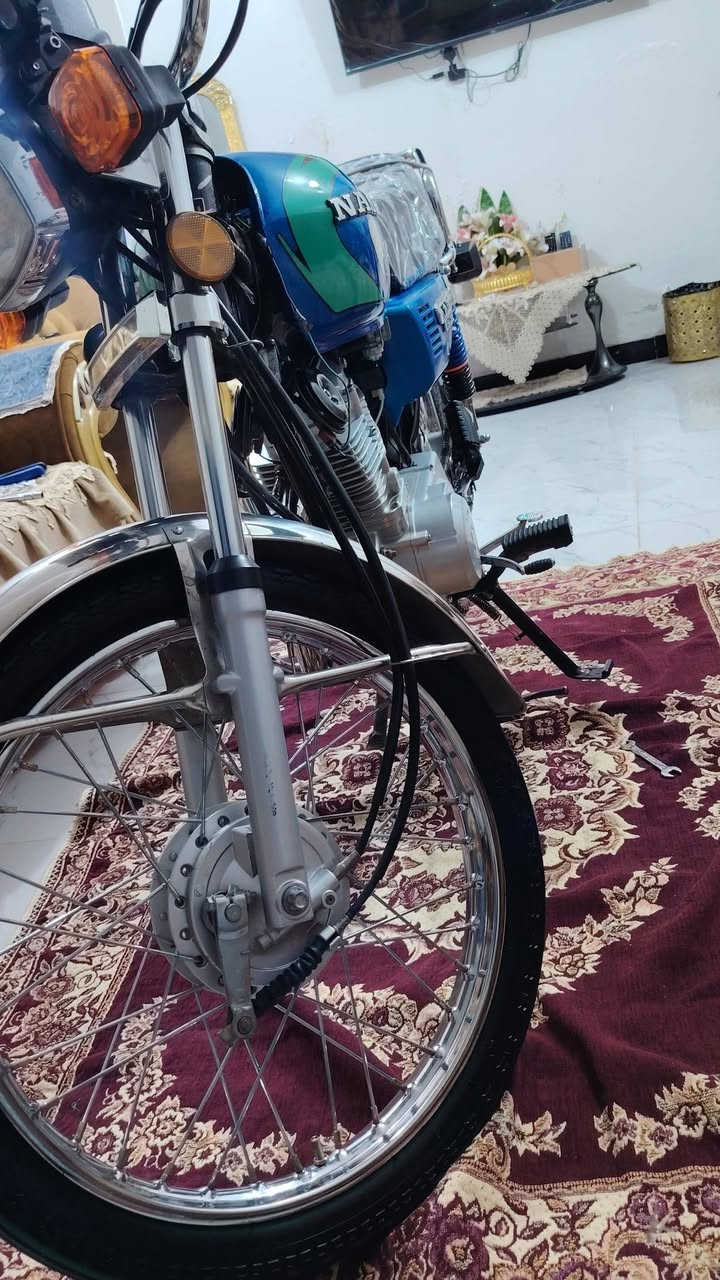 السلام عليكم دراجه البيع  موديل 26 اخت الجديده ع أيدي
أوراق سكنر سعرها 750 وبيها مجال رقمي ***********
