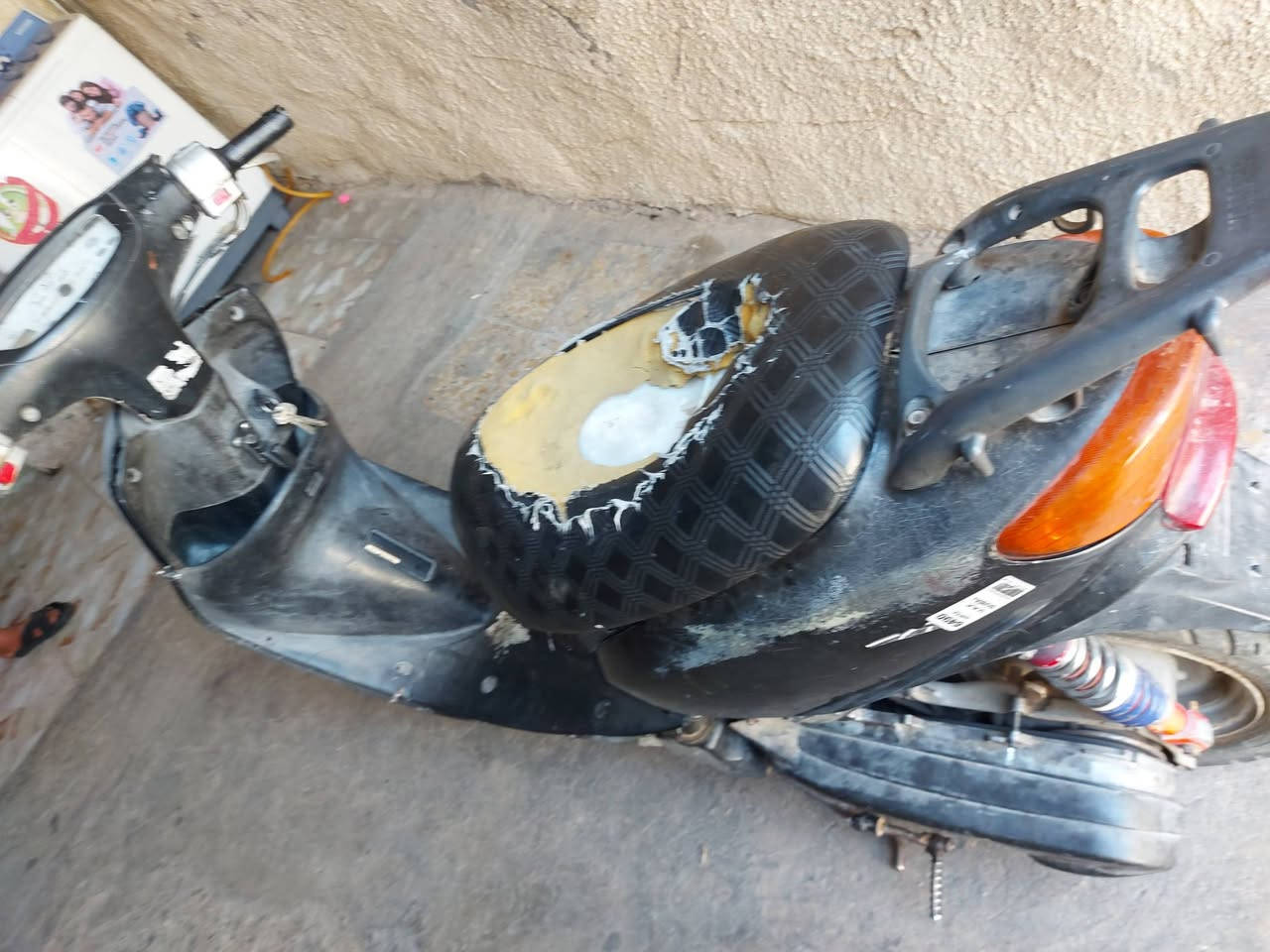 عصفورية شغالة مكينة نظيفة بس الهندر خرط عندي ابيع كوم حديد  
125 الف وبيها مجال
مكانكي بغداد مدينة الصدر 
***********
متواجد فيس مع واتساب
