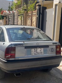 سياره للبيع نوع فكترا موديل ١٩٨٩ رقم وسنويه جديد التواصل على الرقم ٠٧٧...