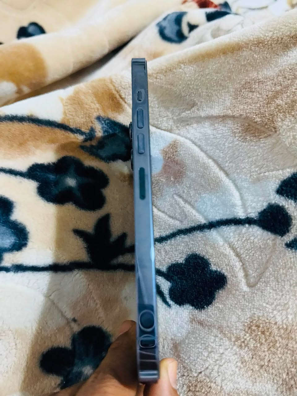 آيفون ١٣ برو ماكس • بصرة • كرمت علي
