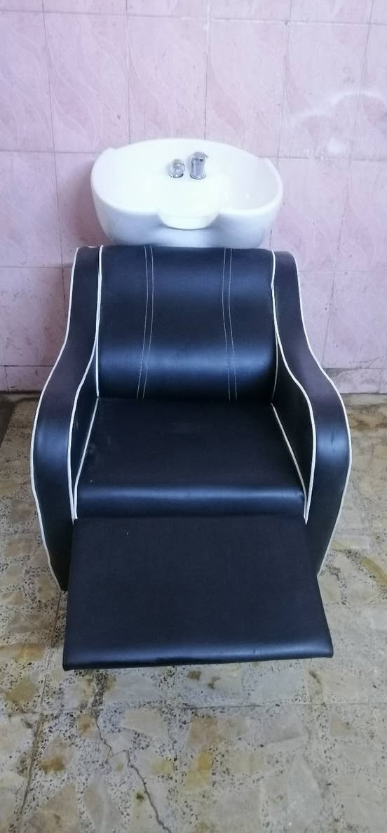 السلام عليكم مغاسل مستعمل للبيع نظافه ٩٩بالميه بغداد حي القاهره ***********
